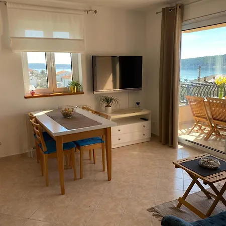 M&a With Sea View Apartman *