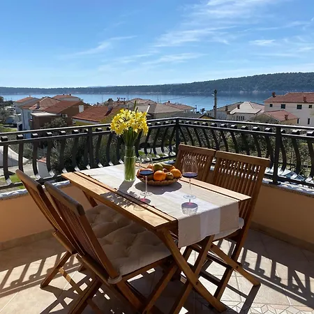 M&a With Sea View Apartman *