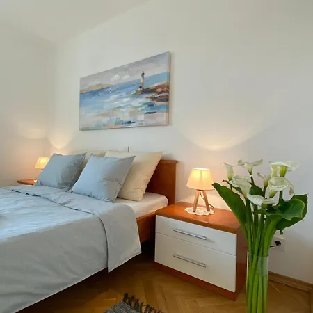 M&a With Sea View Apartament *